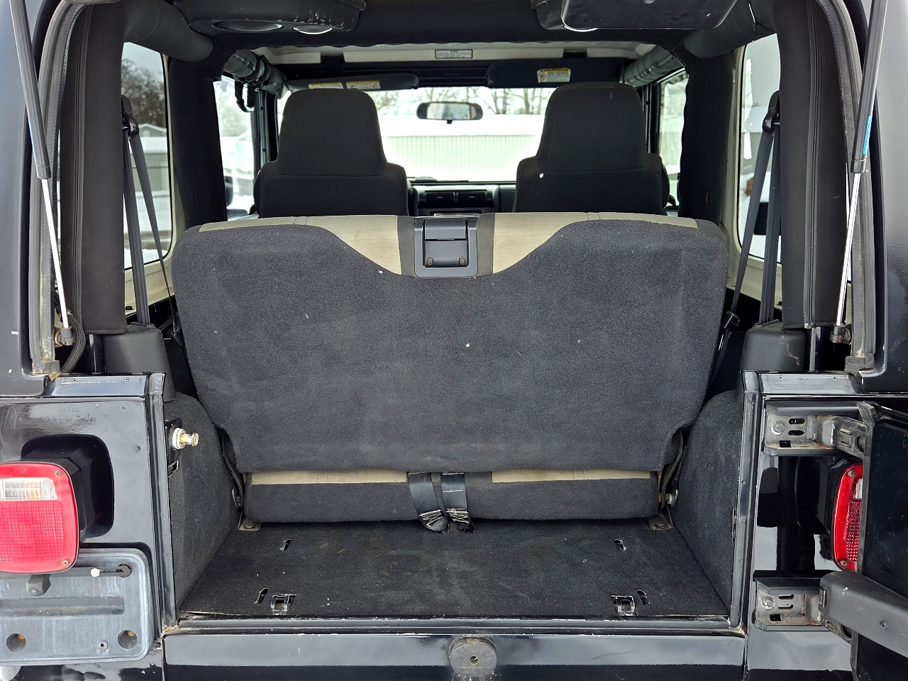 Jeep Wrangler X 2D SUV 4WD 2004