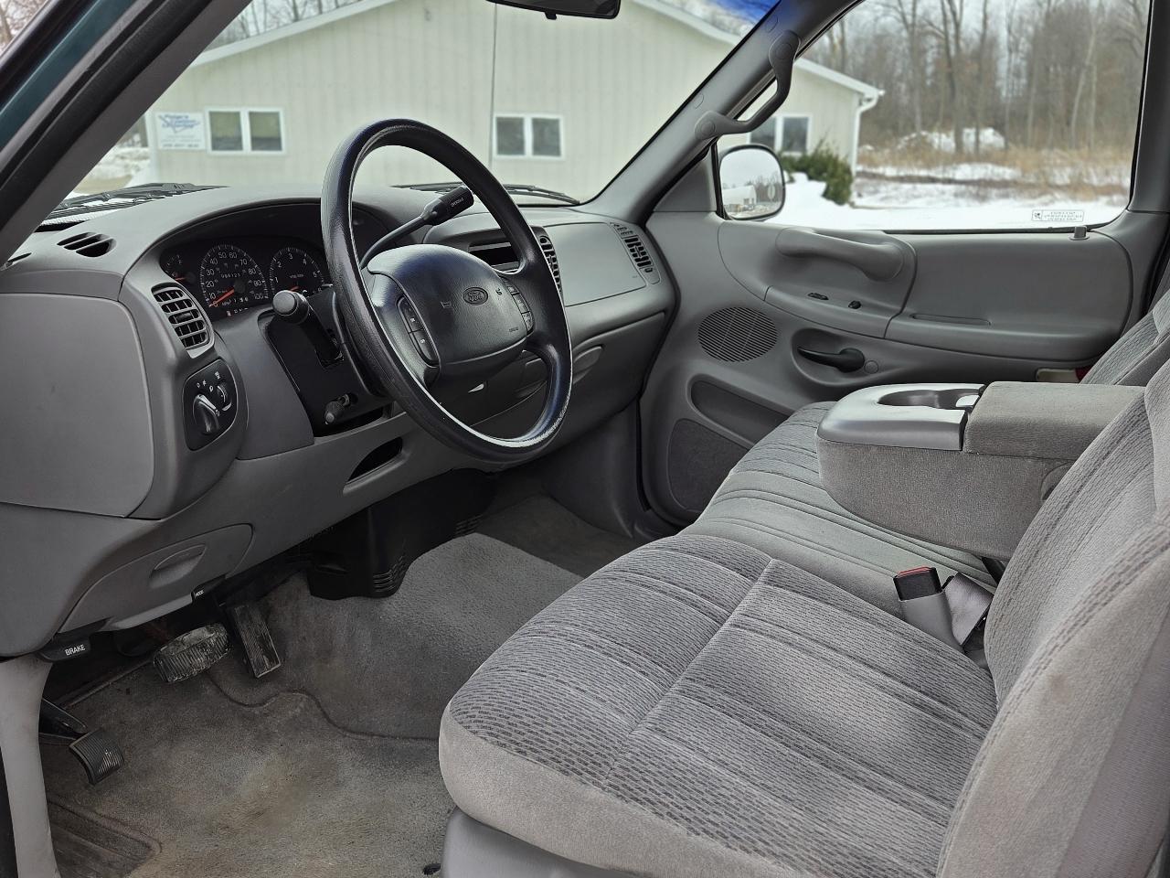 Ford F-150 XLT Reg. Cab Long Bed 4WD 1998