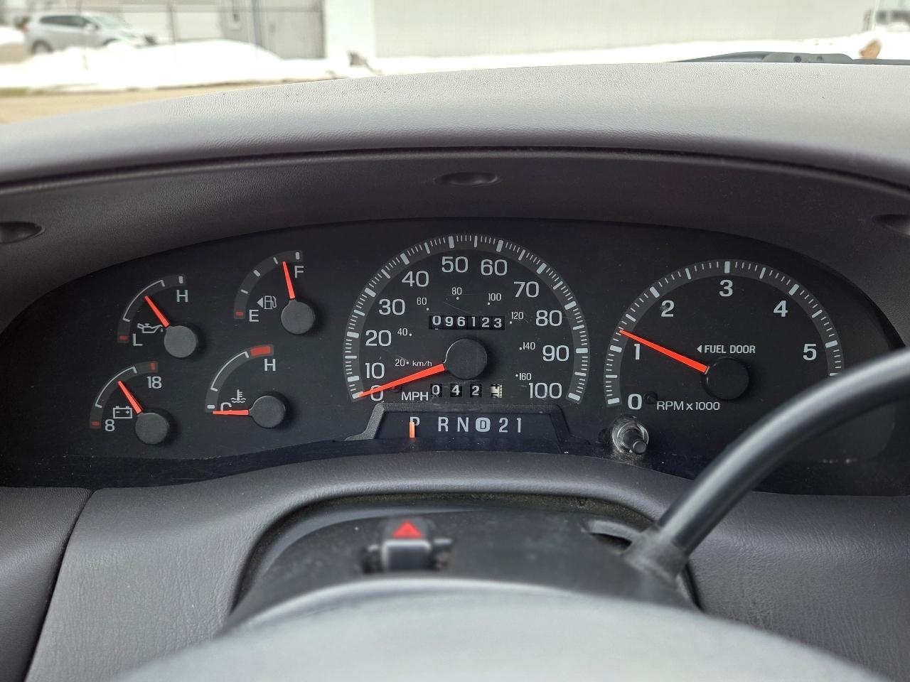 Ford F-150 XLT Reg. Cab Long Bed 4WD 1998