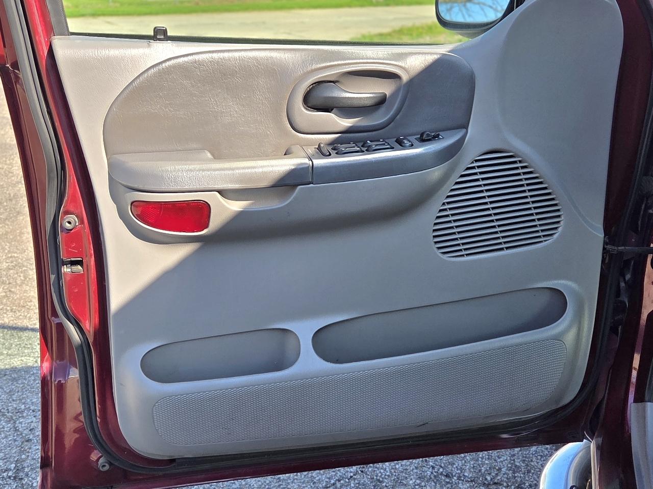 Ford F-150 Lariat SuperCrew 4WD 2003