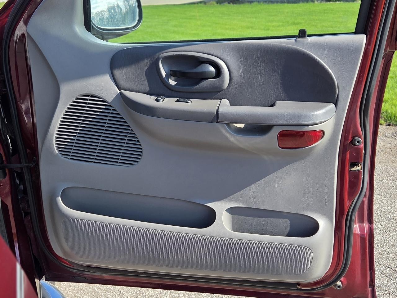 Ford F-150 Lariat SuperCrew 4WD 2003