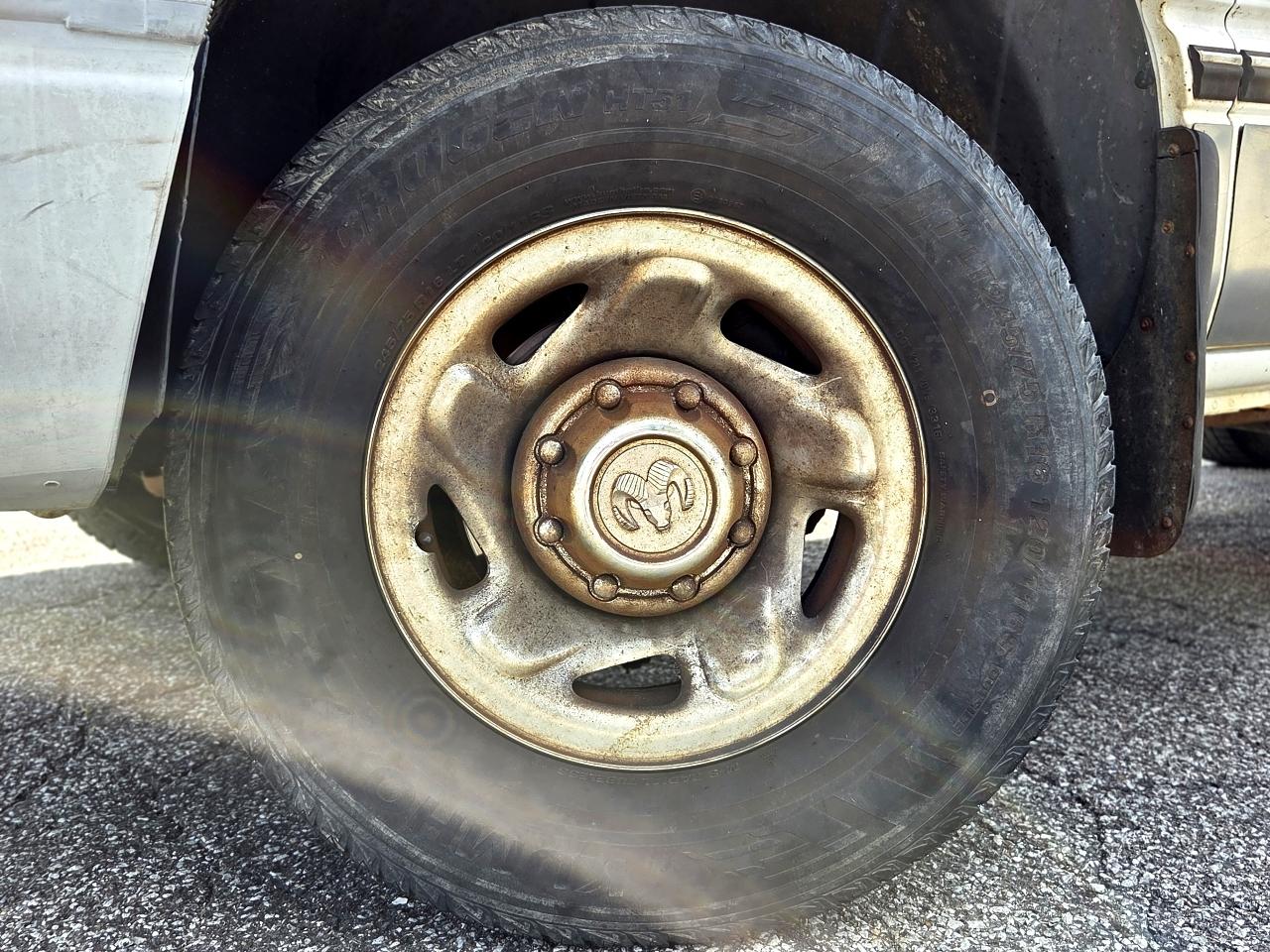 Dodge Ram 2500 LT LD Reg. Cab 8-ft. Bed 2WD 1995