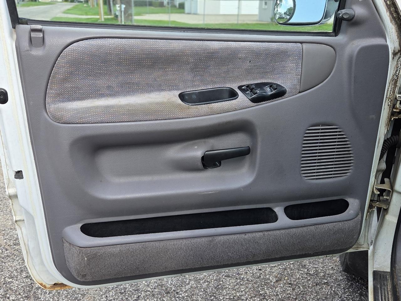 Dodge Ram 2500 LT LD Reg. Cab 8-ft. Bed 2WD 1995