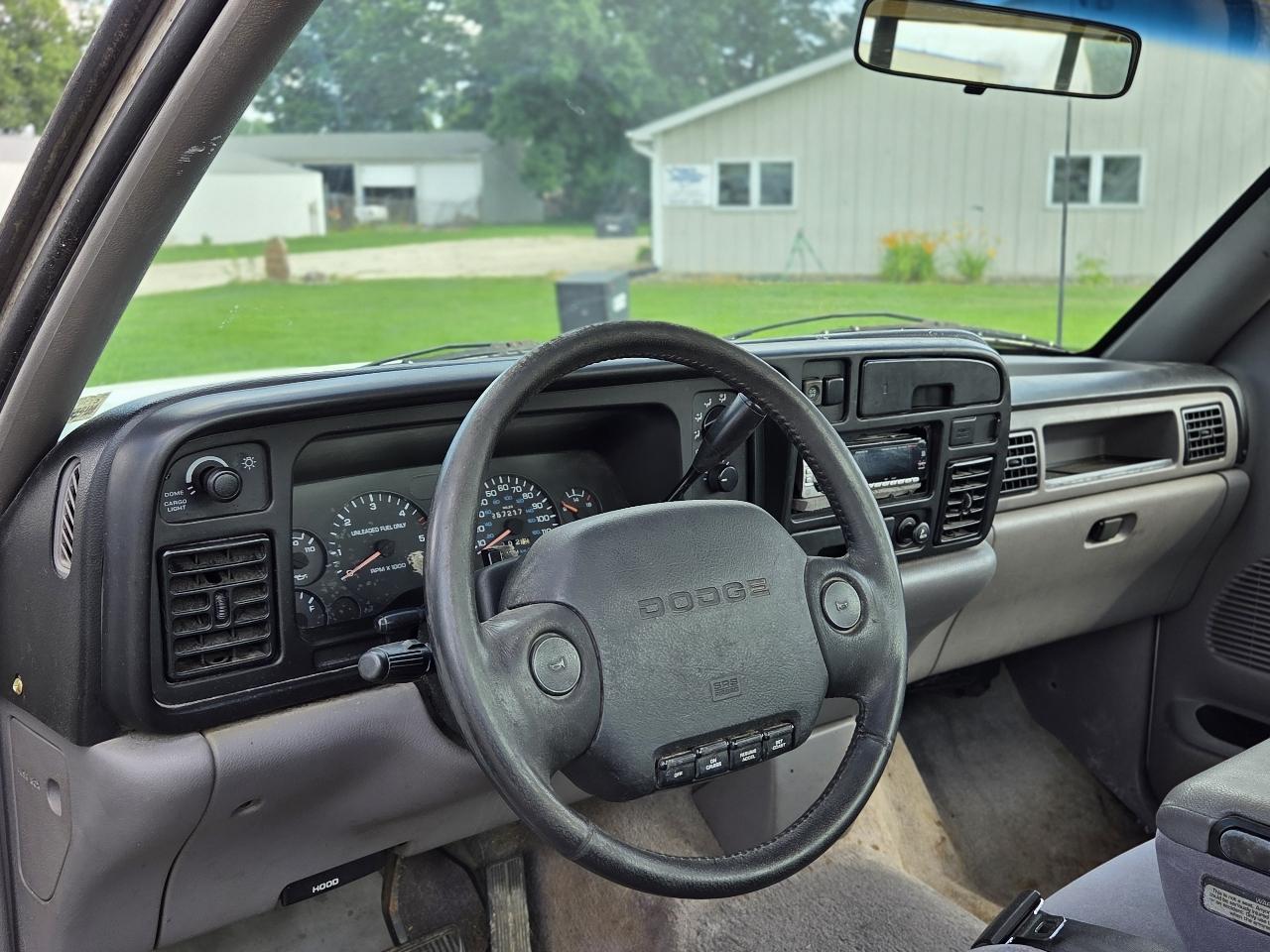 Dodge Ram 2500 LT LD Reg. Cab 8-ft. Bed 2WD 1995