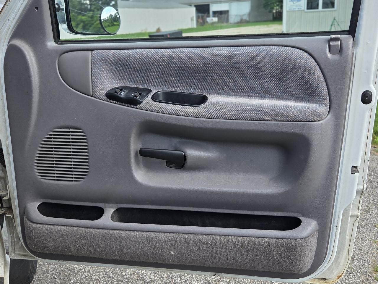 Dodge Ram 2500 LT LD Reg. Cab 8-ft. Bed 2WD 1995