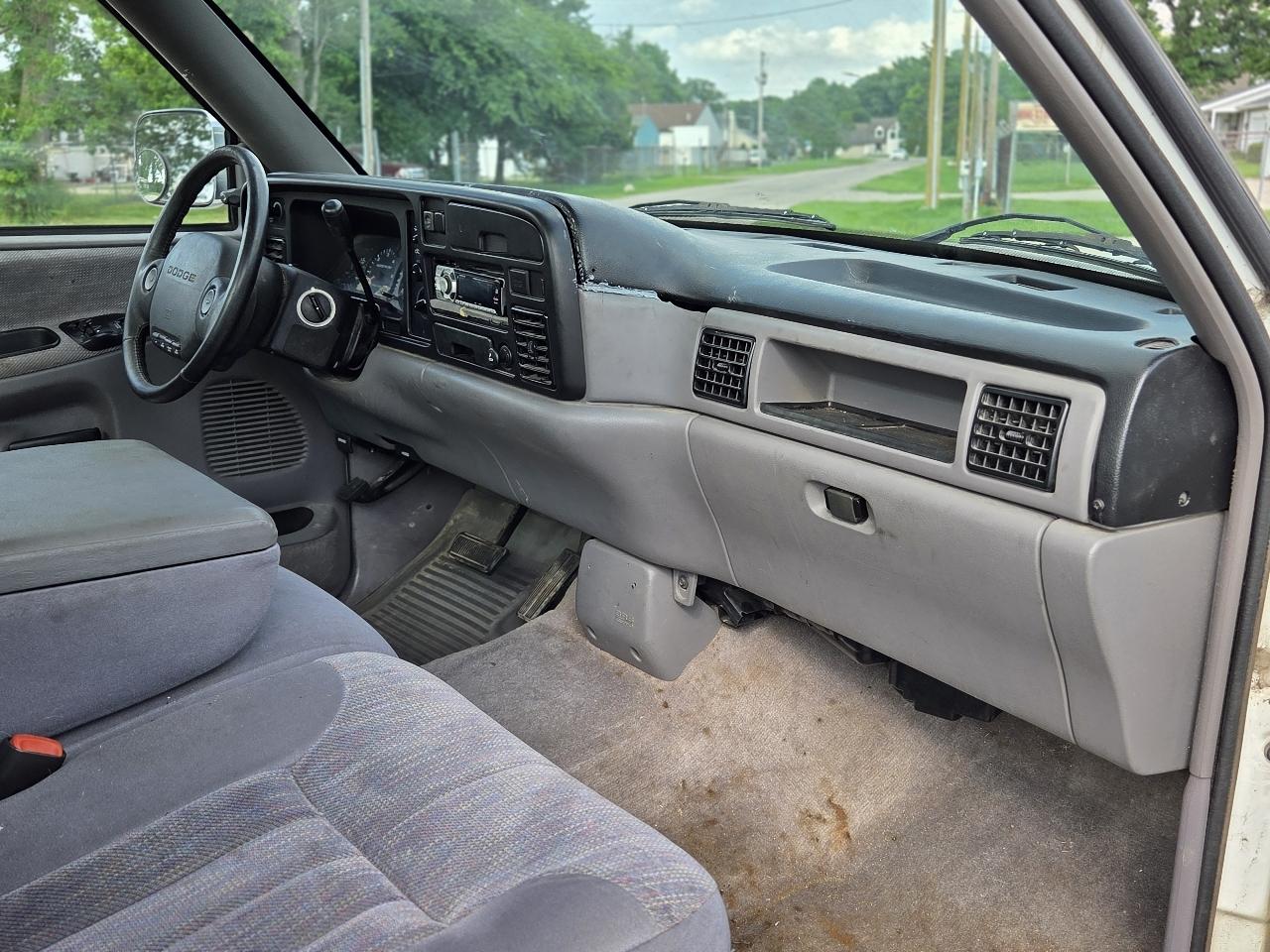Dodge Ram 2500 LT LD Reg. Cab 8-ft. Bed 2WD 1995