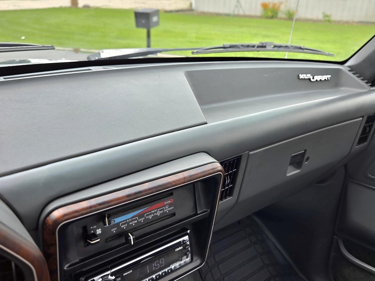 Ford F-150 XLT Lariat 1989