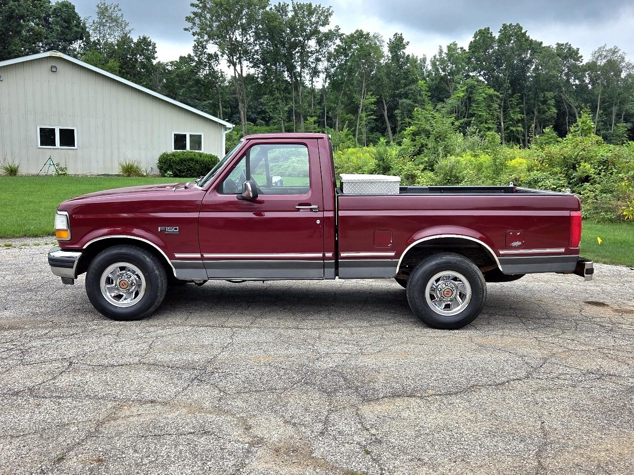 Ford F-150 XLT 2WD Reg Cab 6.5' Box 1992
