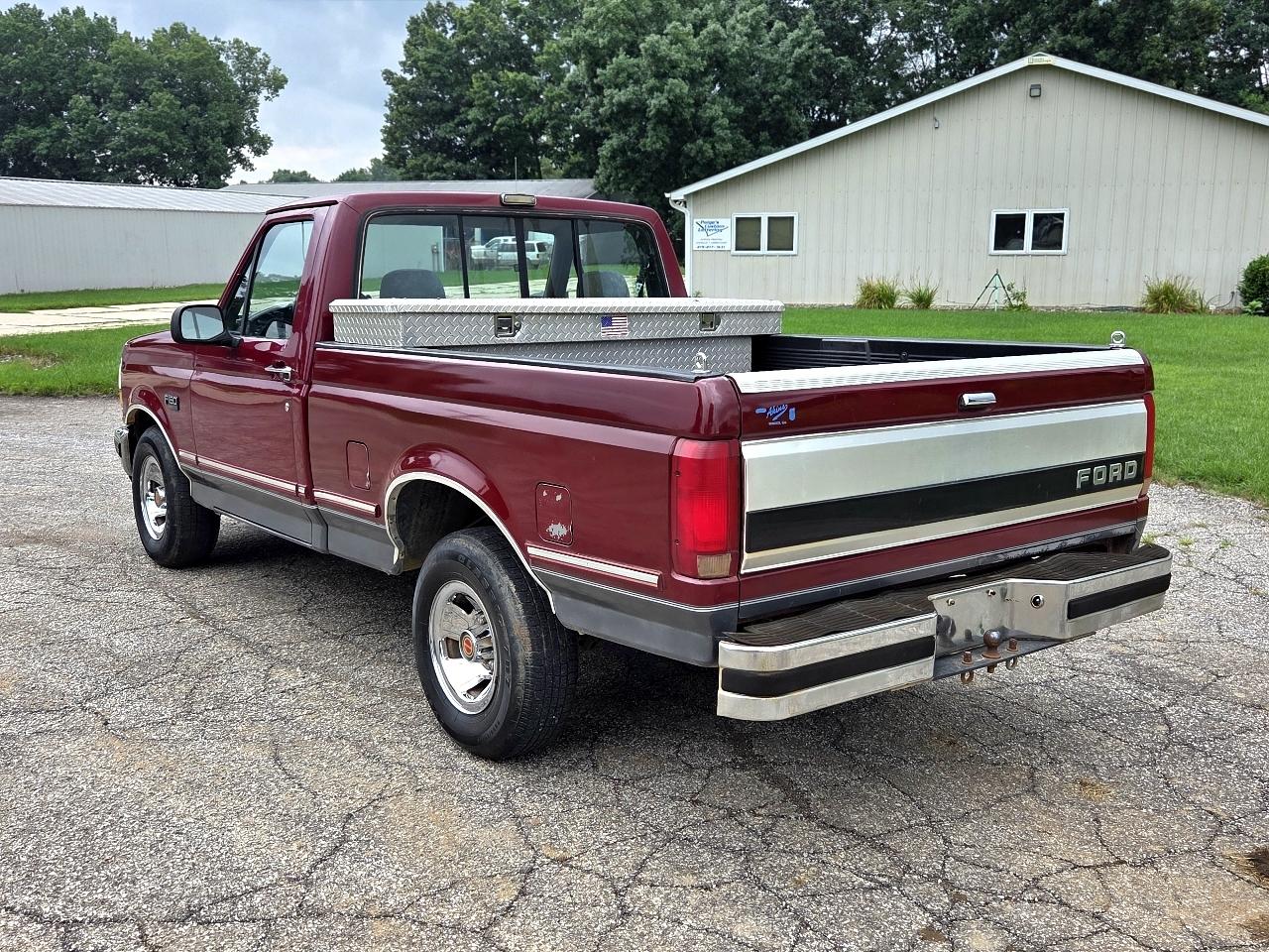 Ford F-150 XLT 2WD Reg Cab 6.5' Box 1992