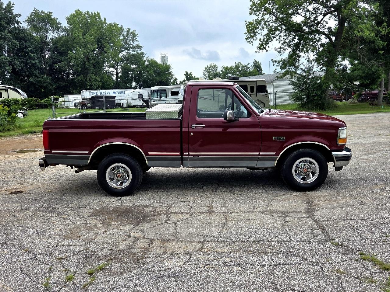 Ford F-150 XLT 2WD Reg Cab 6.5' Box 1992