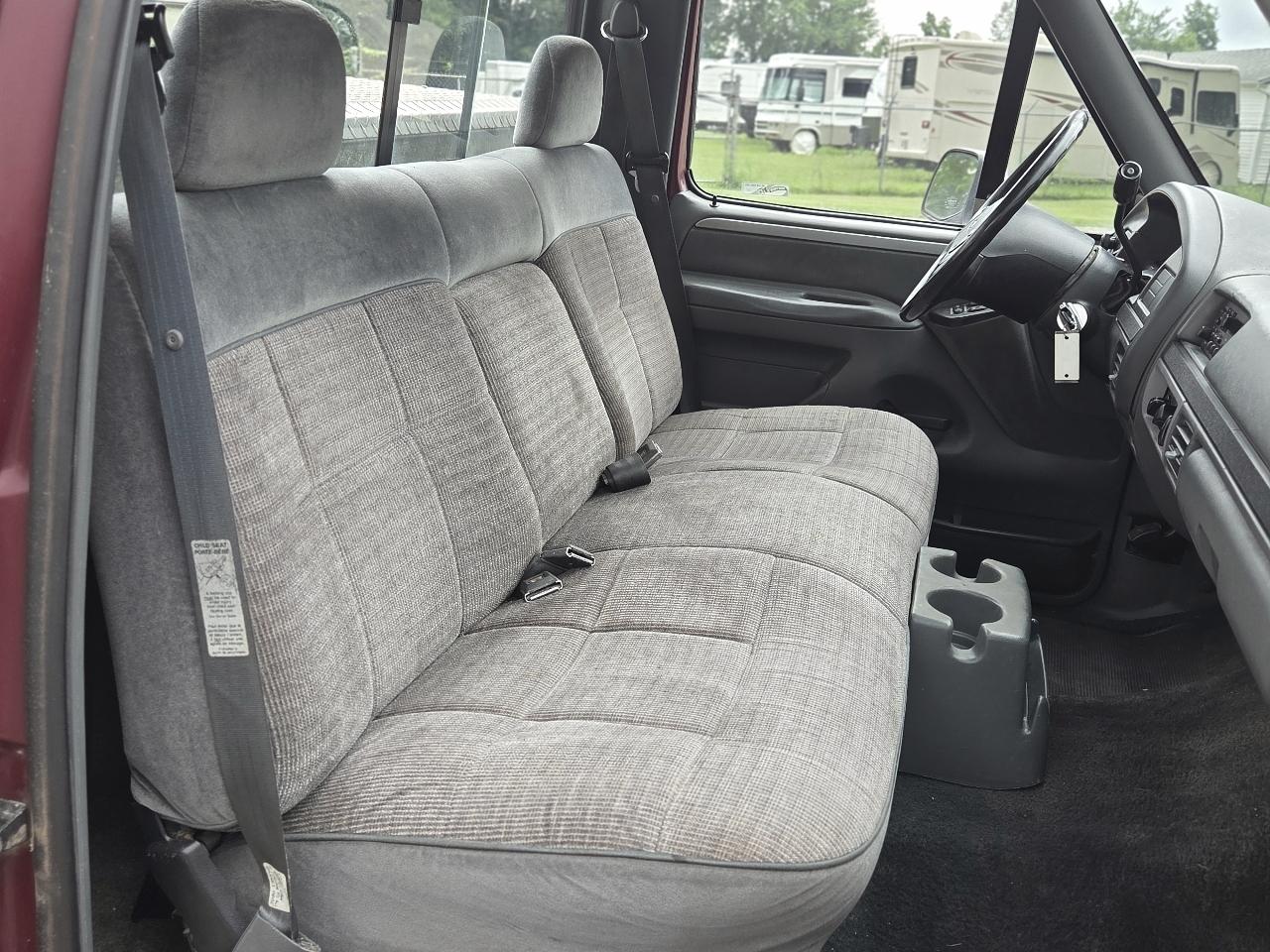 Ford F-150 XLT 2WD Reg Cab 6.5' Box 1992