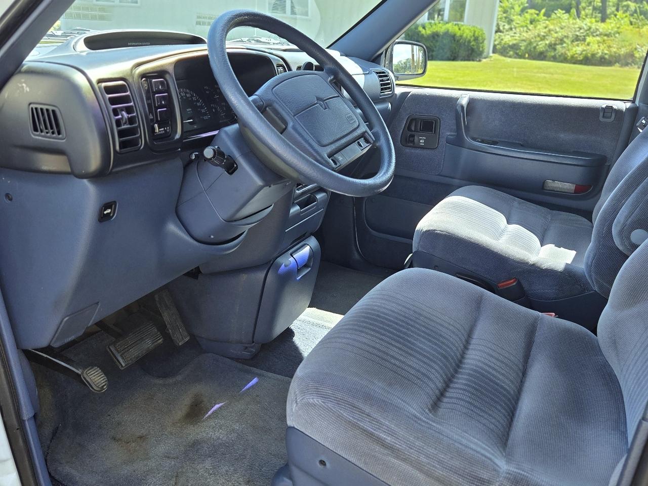Dodge Grand Caravan LE AWD 1994