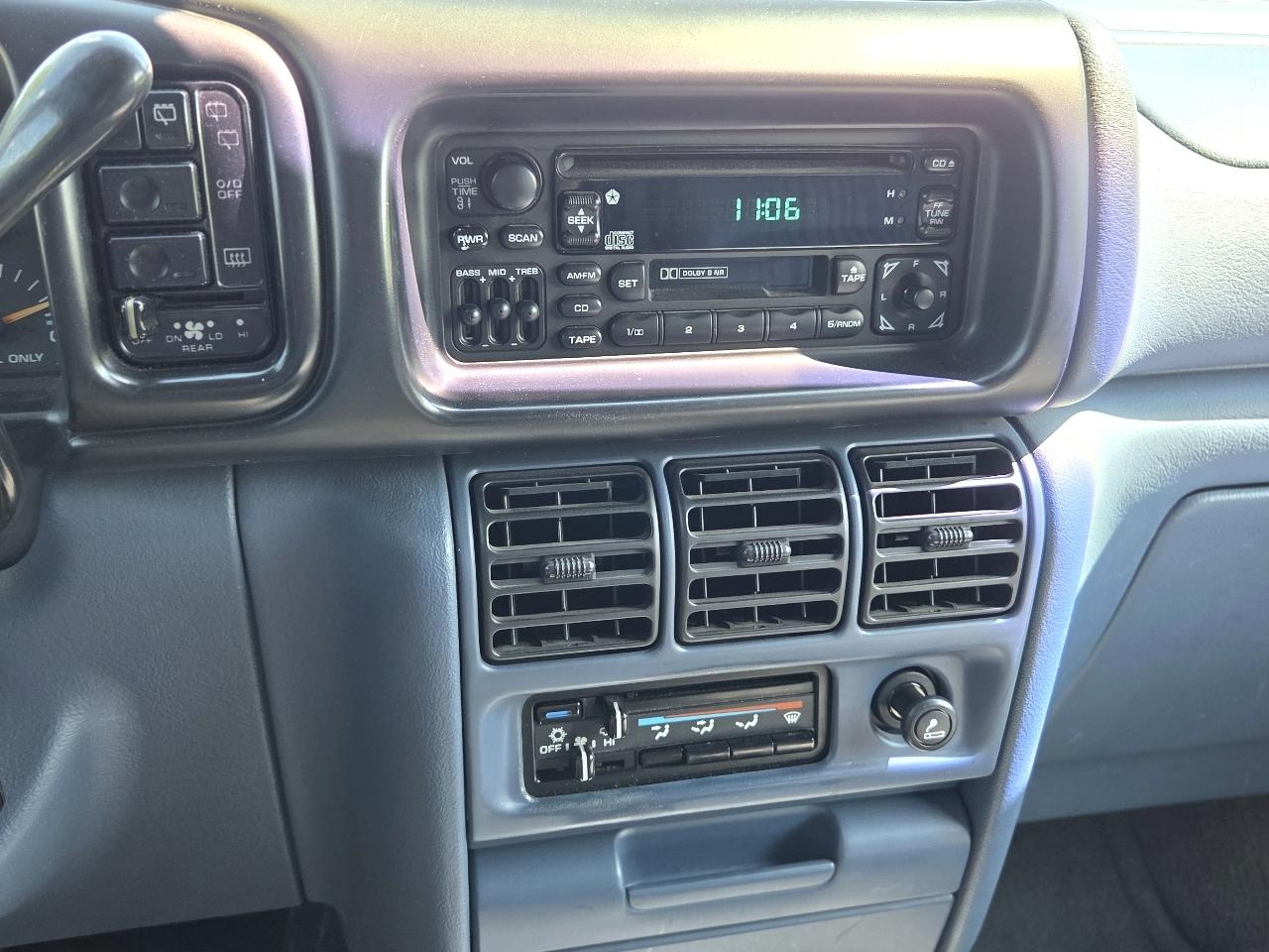 Dodge Grand Caravan LE AWD 1994
