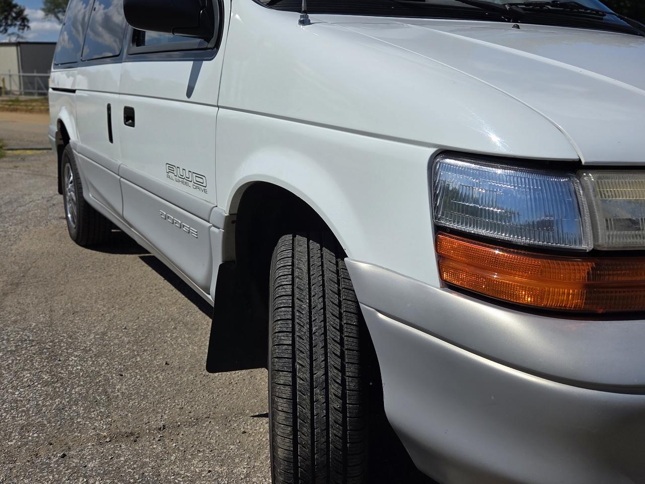 Dodge Grand Caravan LE AWD 1994