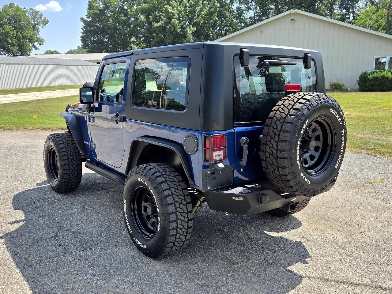 Jeep Wrangler 4WD 2dr Mountain 2010