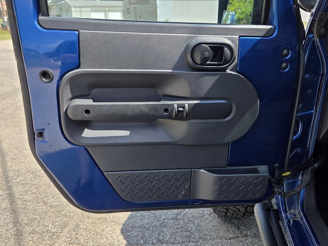 Jeep Wrangler 4WD 2dr Mountain 2010