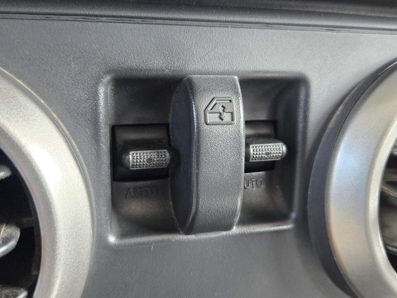 Jeep Wrangler 4WD 2dr Mountain 2010