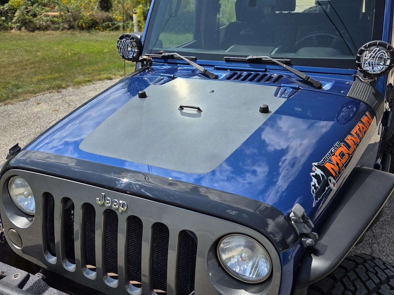 Jeep Wrangler 4WD 2dr Mountain 2010