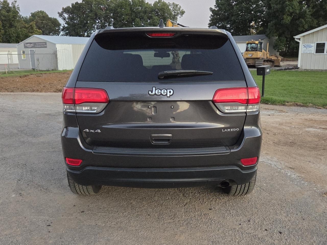 Jeep Grand Cherokee Laredo 4WD 2015