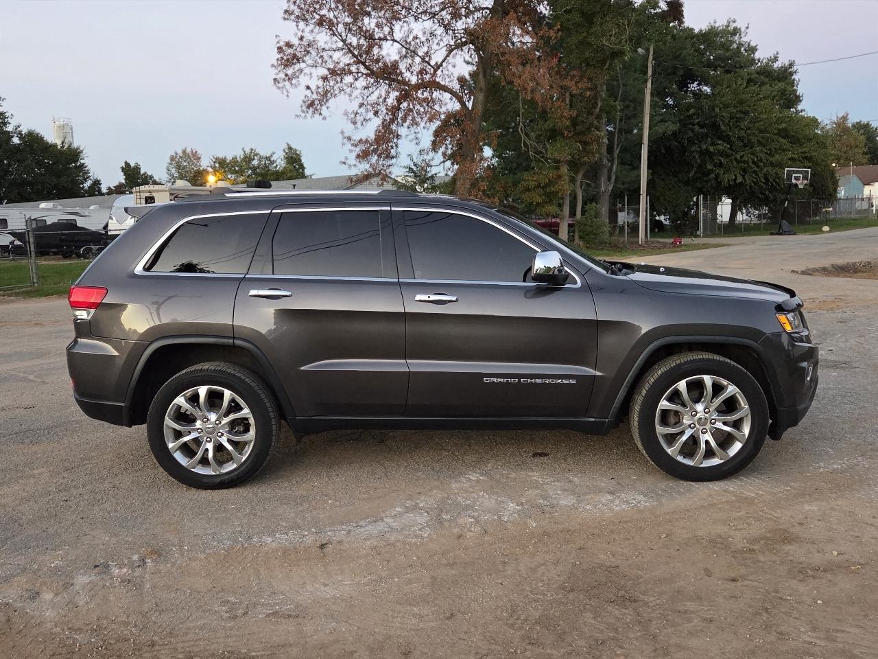 Jeep Grand Cherokee Laredo 4WD 2015