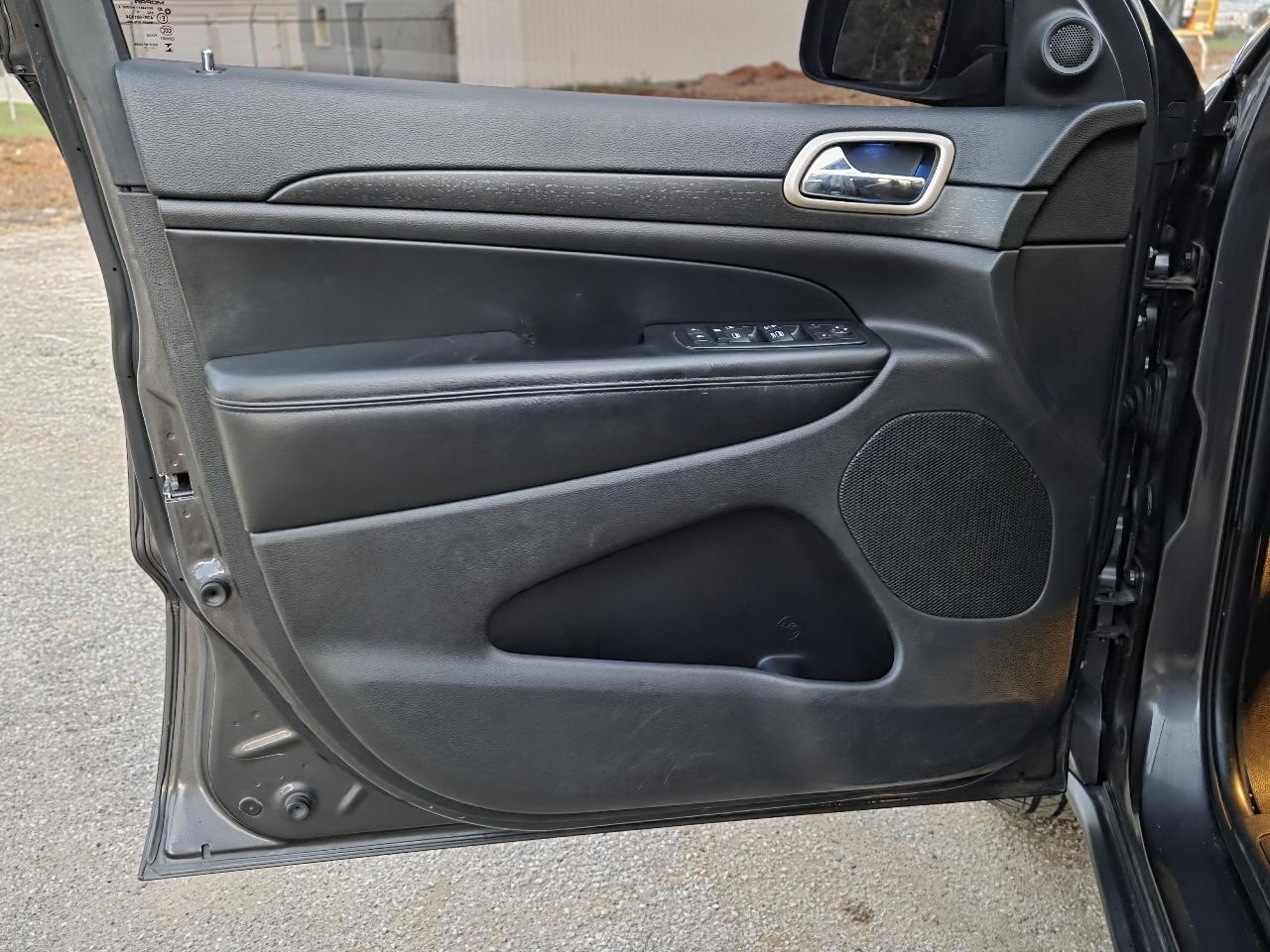 Jeep Grand Cherokee Laredo 4WD 2015