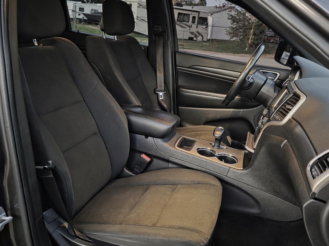 Jeep Grand Cherokee Laredo 4WD 2015