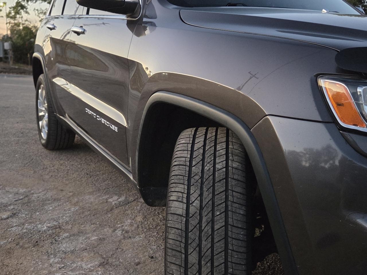 Jeep Grand Cherokee Laredo 4WD 2015
