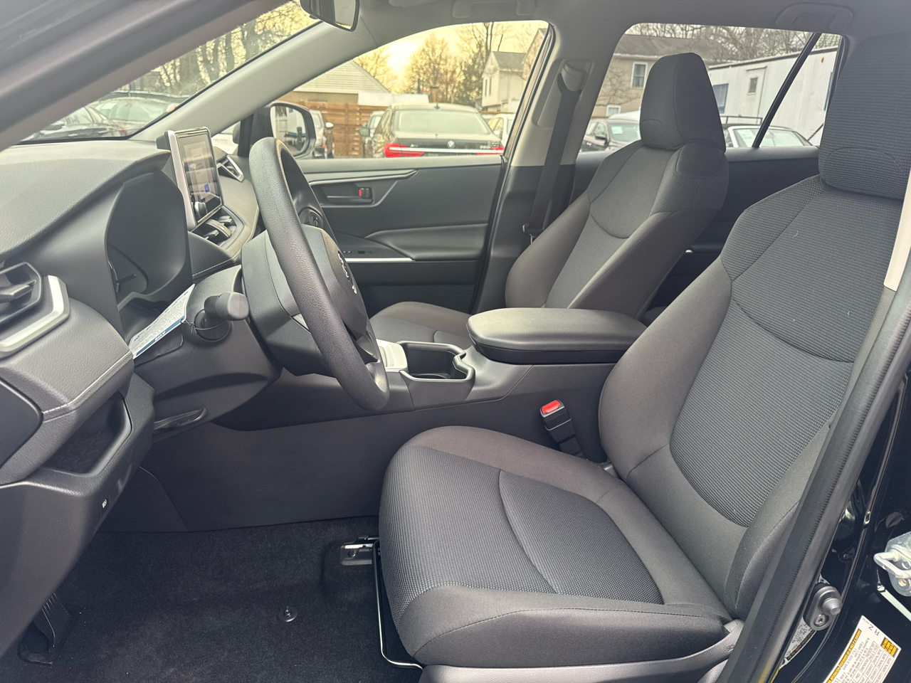 Toyota RAV4 Hybrid LE 2025