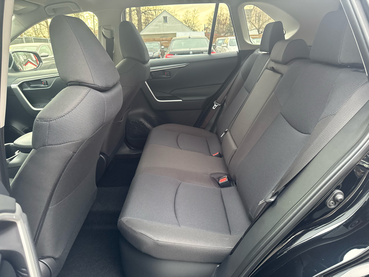 Toyota RAV4 Hybrid LE 2025