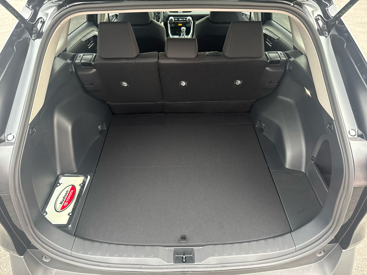 Toyota RAV4 Hybrid LE 2025