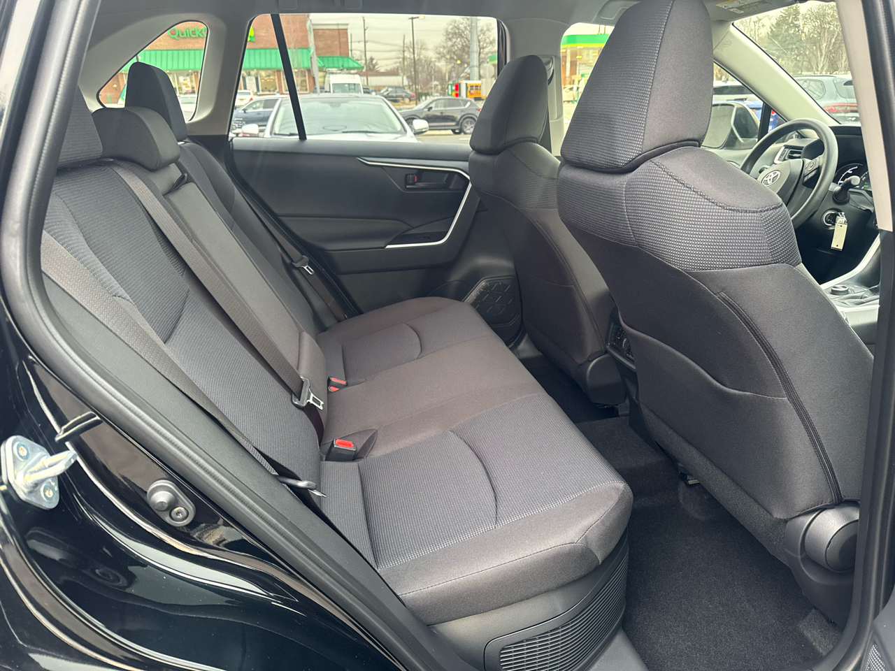 Toyota RAV4 Hybrid LE 2025