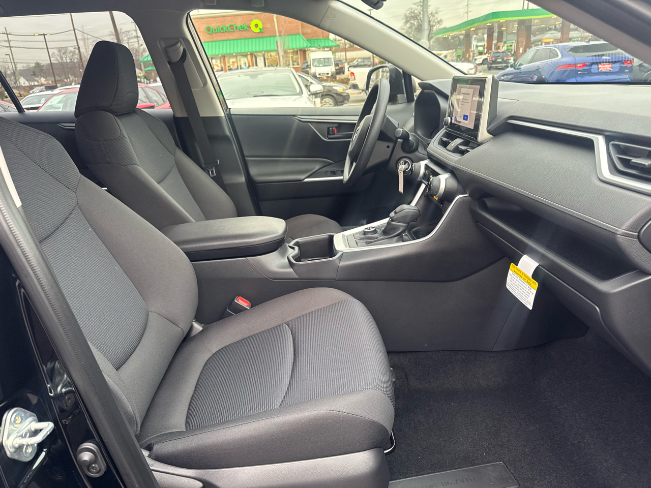 Toyota RAV4 Hybrid LE 2025