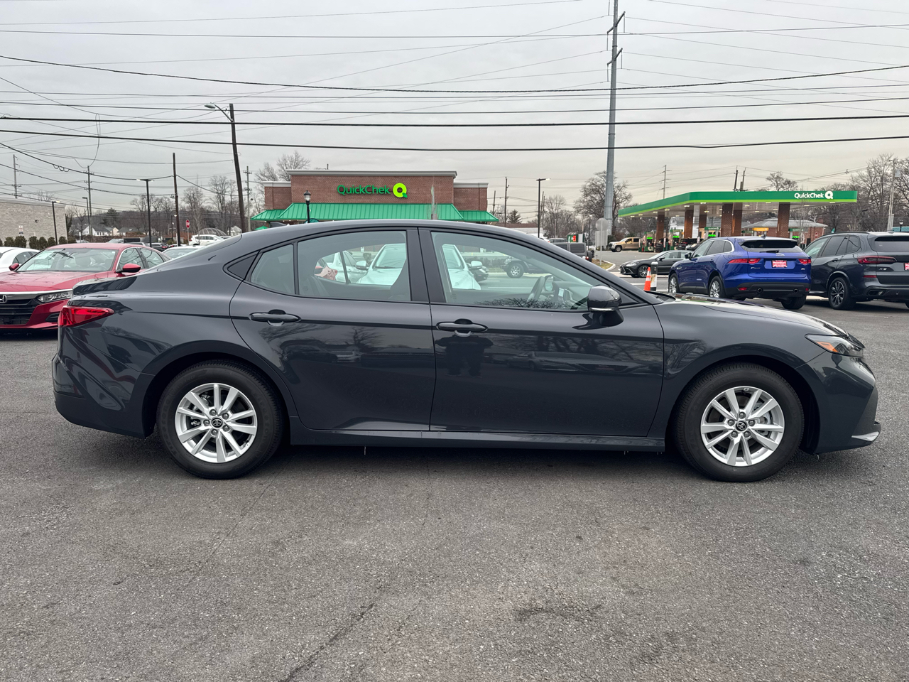 Toyota Camry Hybrid LE 2025