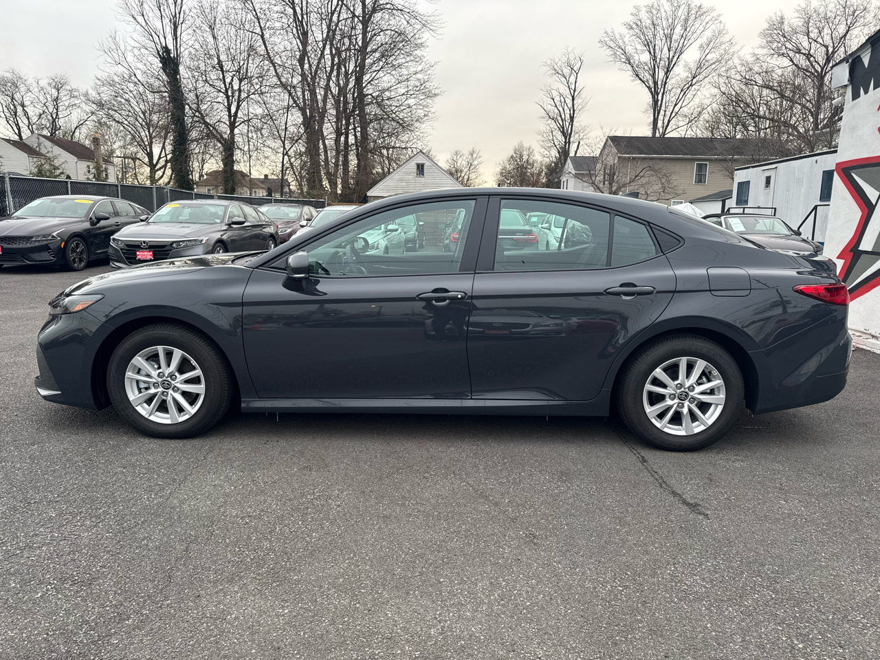 Toyota Camry Hybrid LE 2025