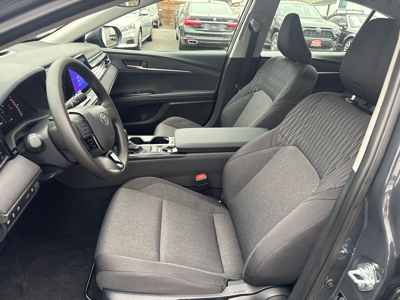 Toyota Camry Hybrid LE 2025