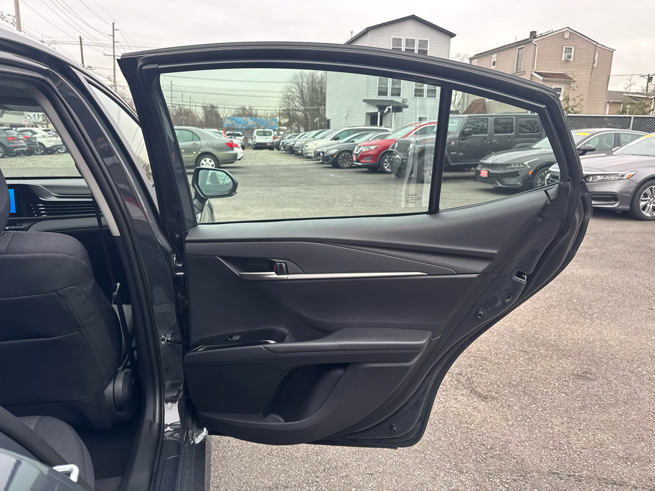 Toyota Camry Hybrid LE 2025