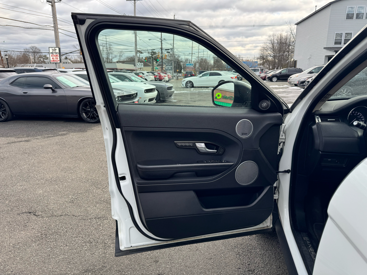 Land Rover Range Rover Evoque Pure Plus 5-Door 2015