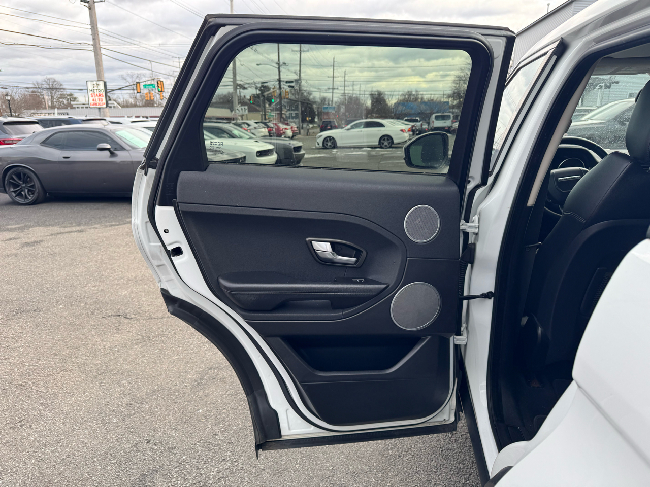 Land Rover Range Rover Evoque Pure Plus 5-Door 2015