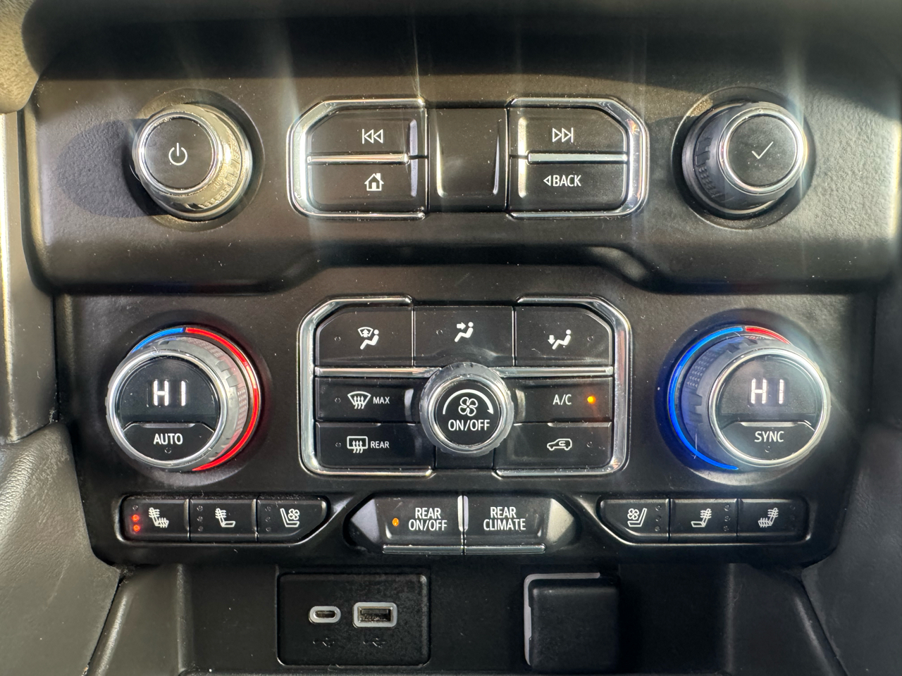 Chevrolet Suburban Premier 4WD 2023