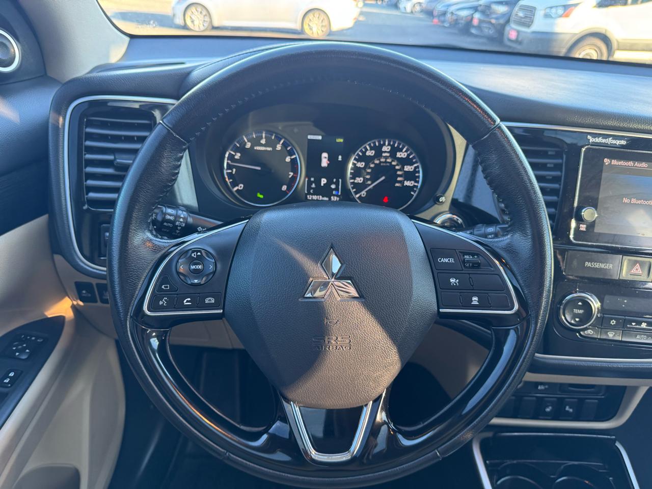 Mitsubishi Outlander SEL AWD 2017