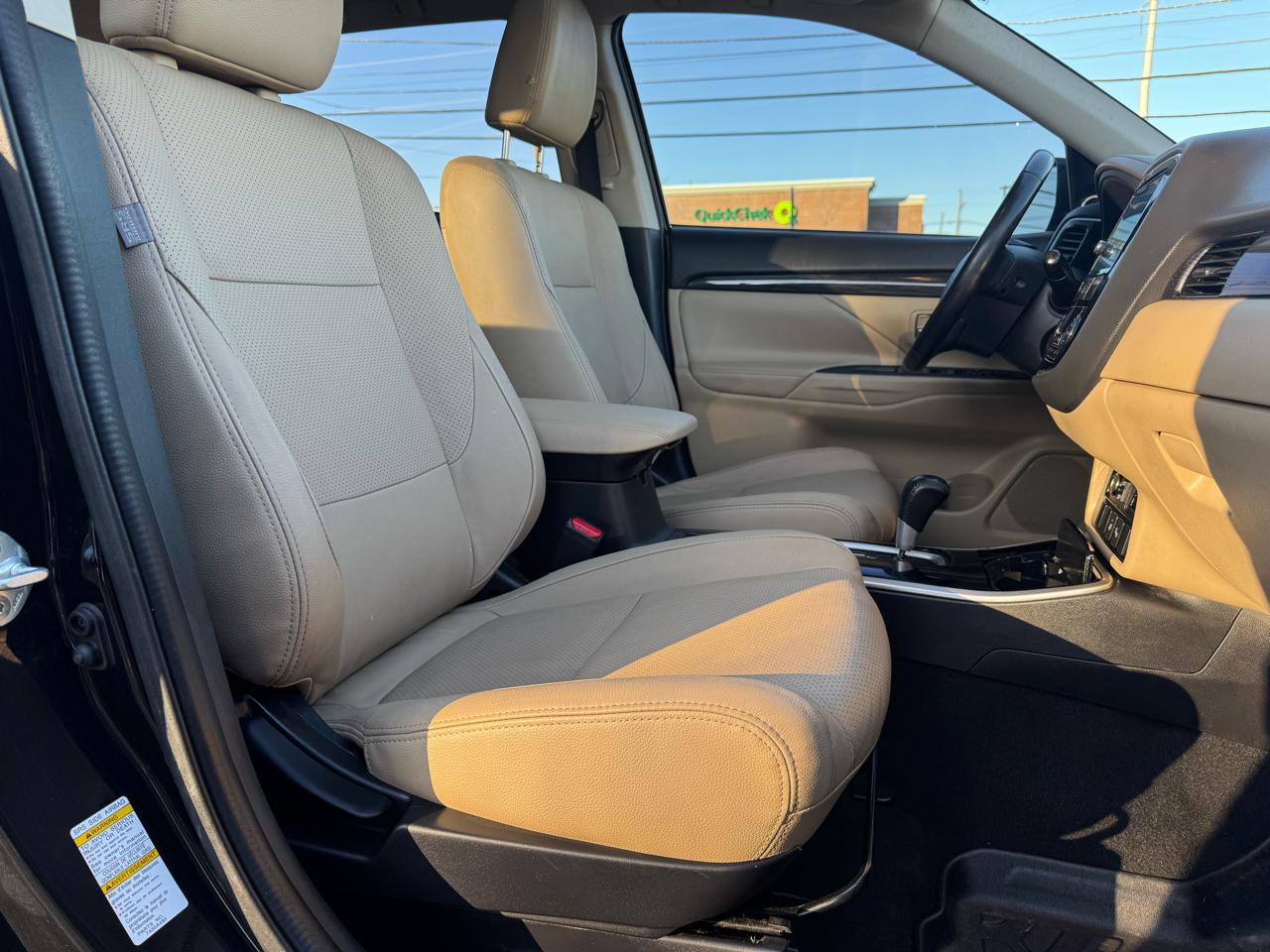 Mitsubishi Outlander SEL AWD 2017