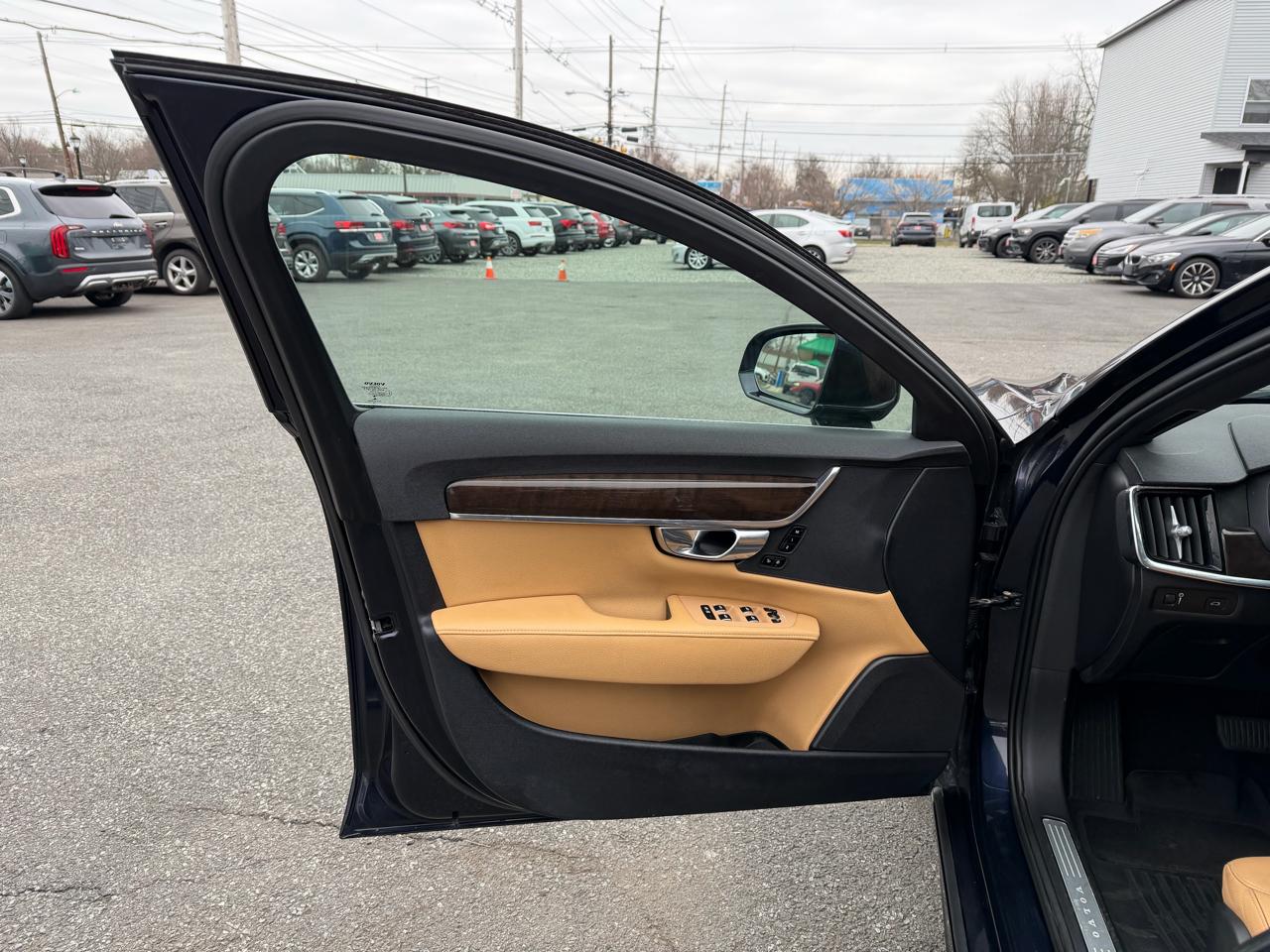 Volvo S90 T5 Momentum AWD 2019