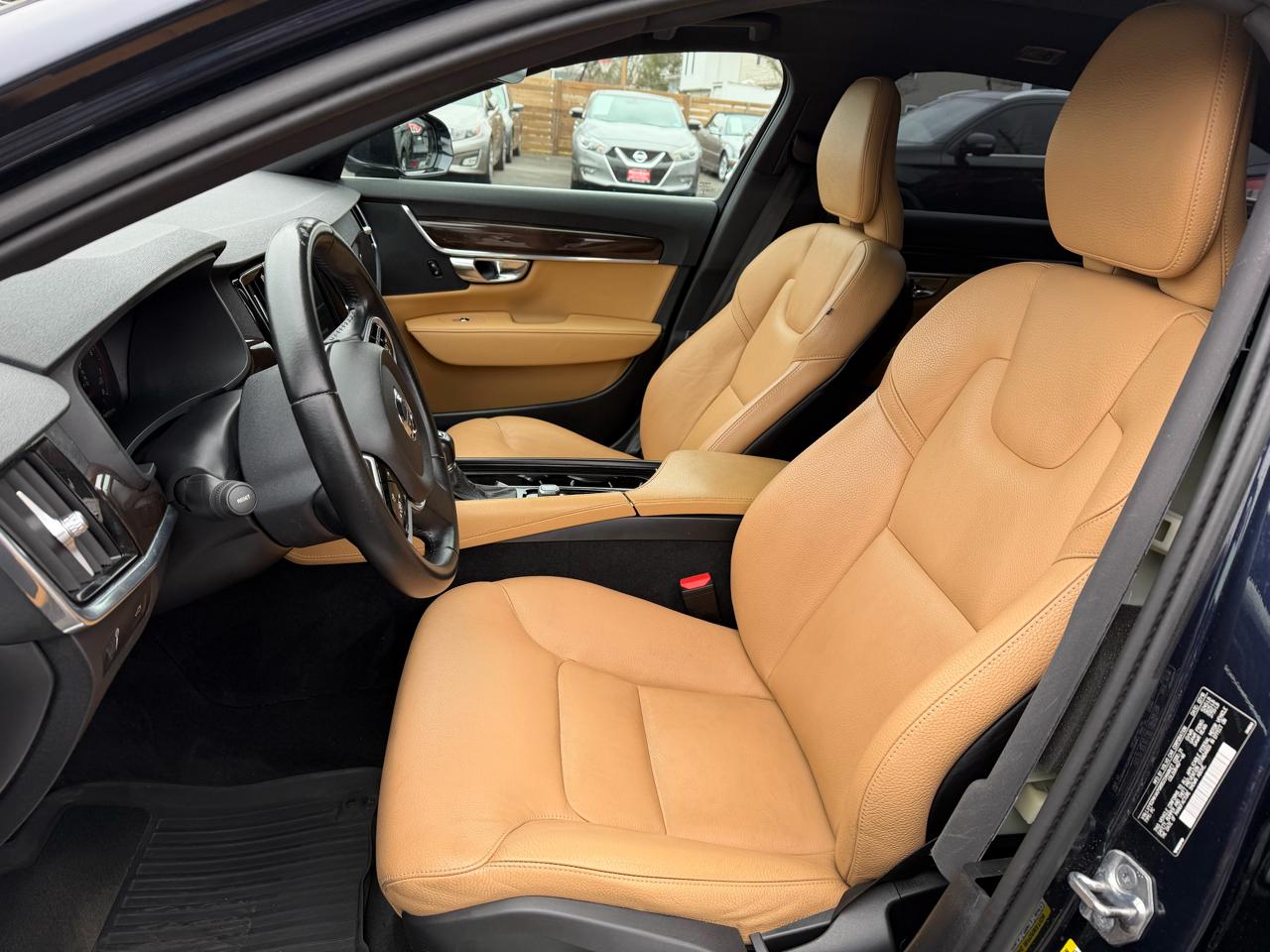 Volvo S90 T5 Momentum AWD 2019