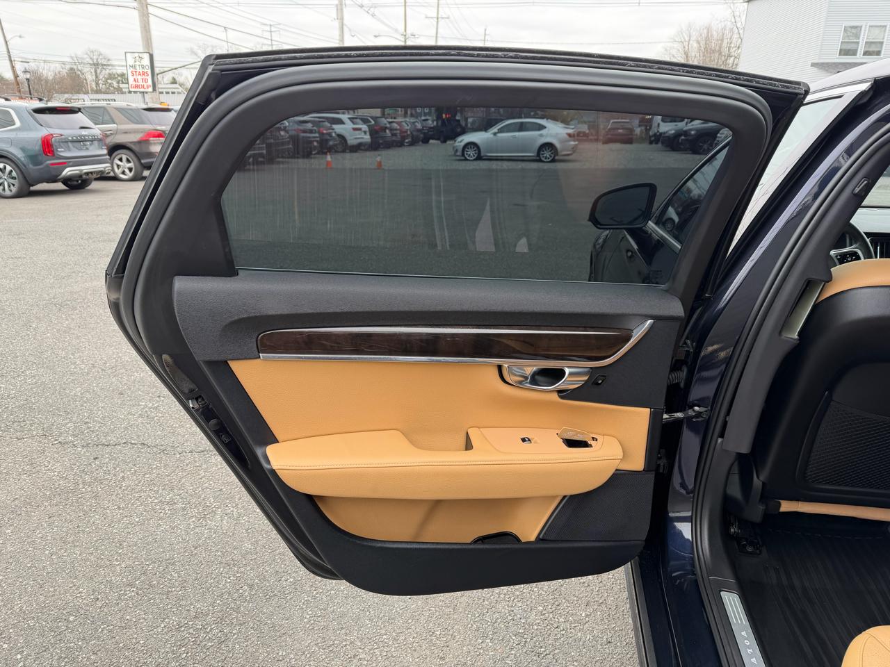 Volvo S90 T5 Momentum AWD 2019