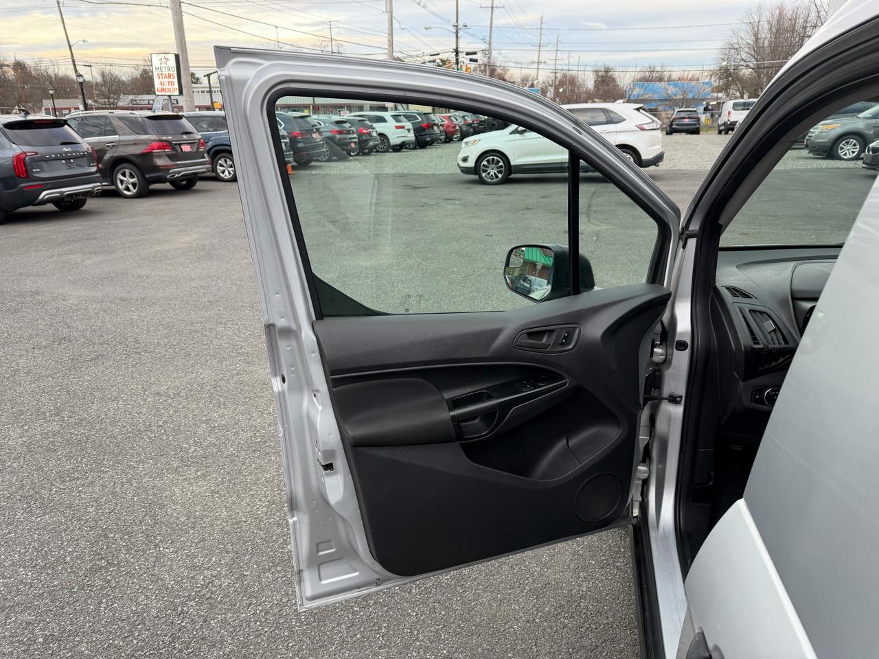 Ford Transit Connect Cargo Van XL LWB w/Rear 180 Degree Door 2018