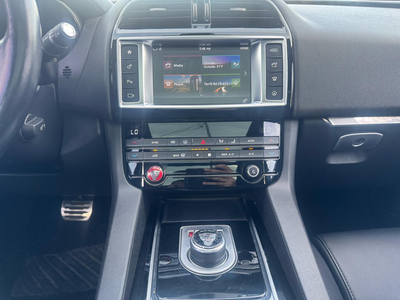 Jaguar F-Pace 35t Premium 2017