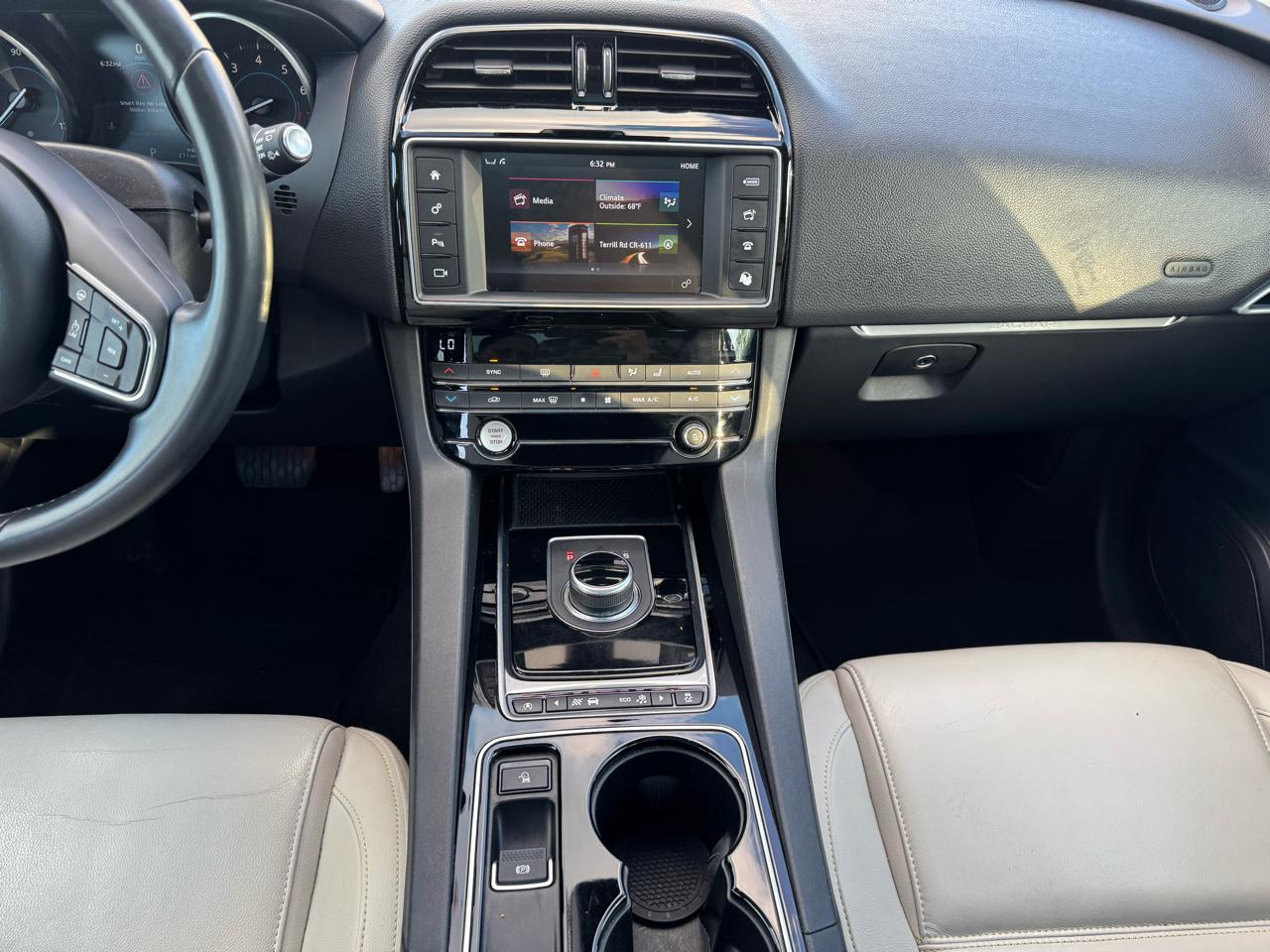 Jaguar F-Pace 35t Prestige 2017