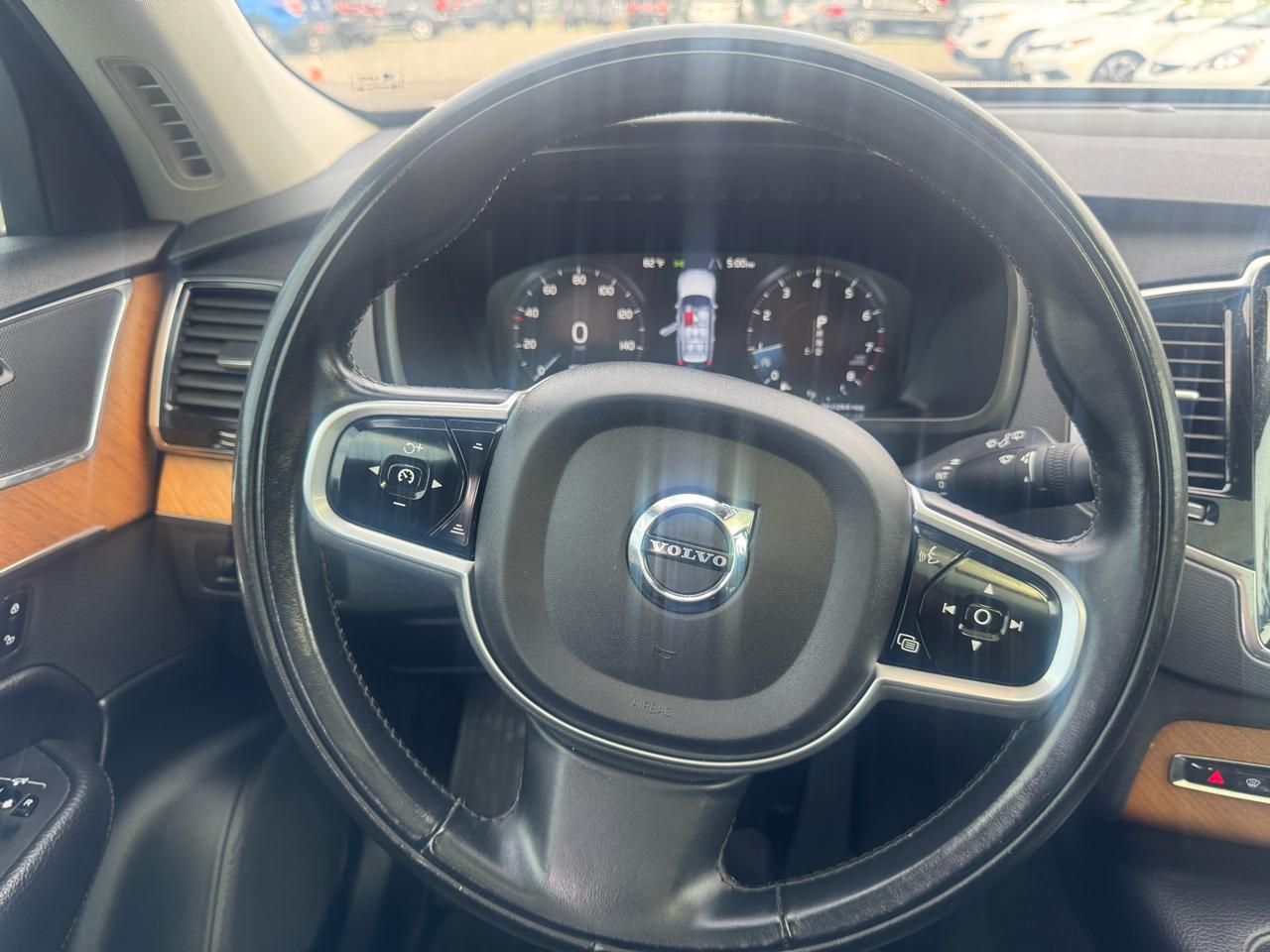 Volvo XC90 T6 Momentum AWD 2021
