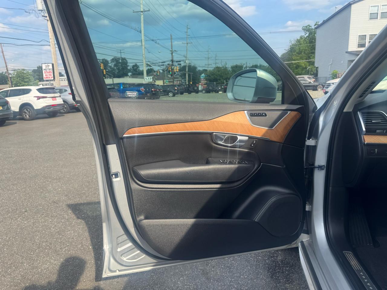 Volvo XC90 T6 Momentum AWD 2021
