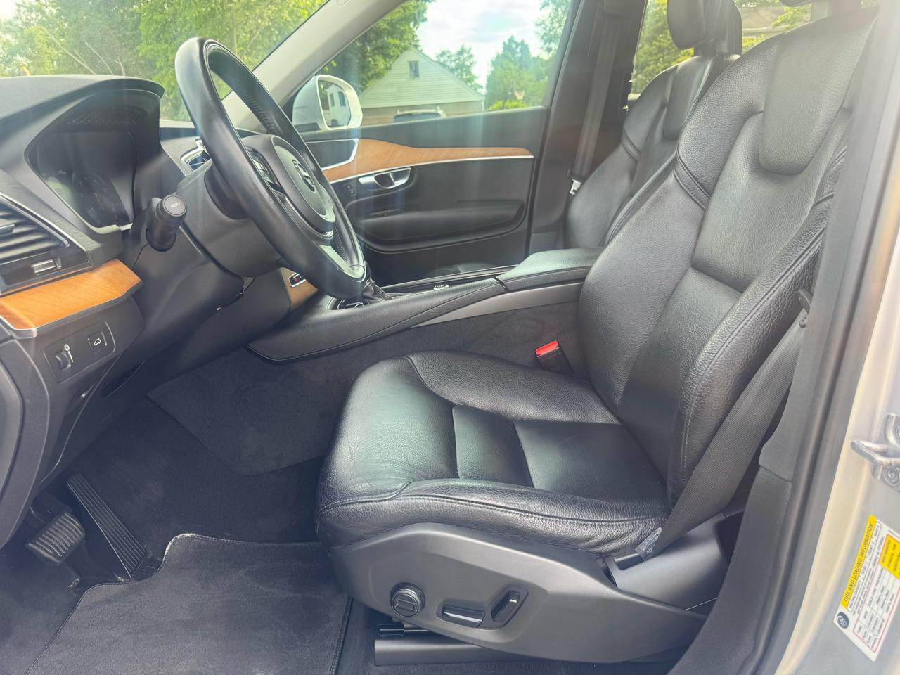 Volvo XC90 T6 Momentum AWD 2021